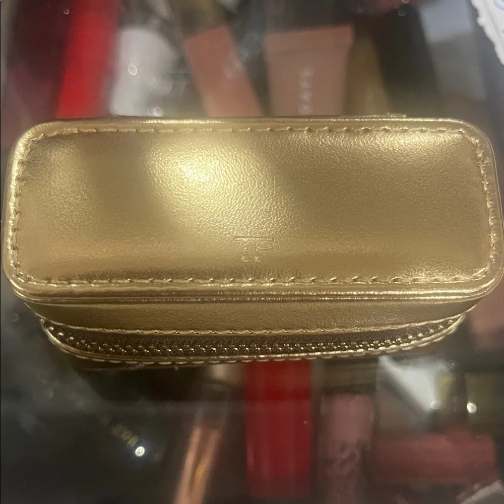New Tom Ford lipstick case with small mirror…great for having in purse - Picture 1 of 2